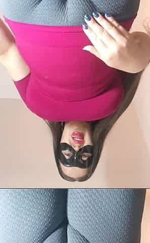 Giant Cameltoe Colombian Masturbates for Her Client with Her Vagina Marked in Leggings