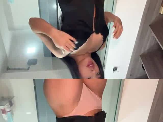 Gorgeous Colombian screwing in the washroom until this babe squirts richly