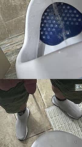 Compilation of some throne room, urinal and floor pissing. 7 POV scenes.