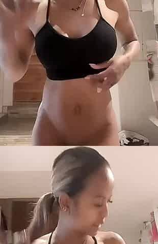 Big boob brunette masturbates on webcam