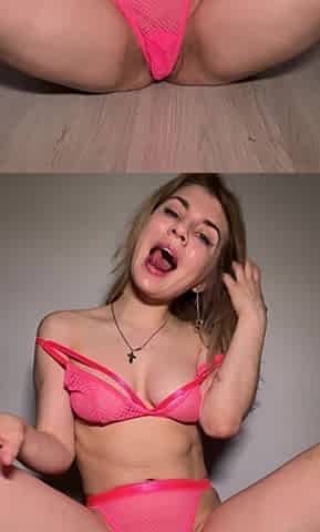 Intense Bouncing on a Dildo to Squirt