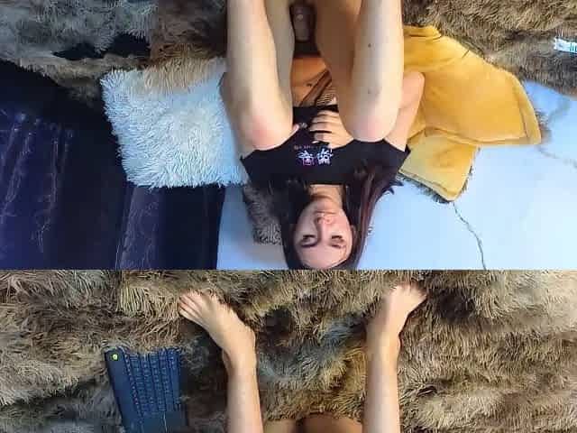 cute blonde amateur webcam teen showing