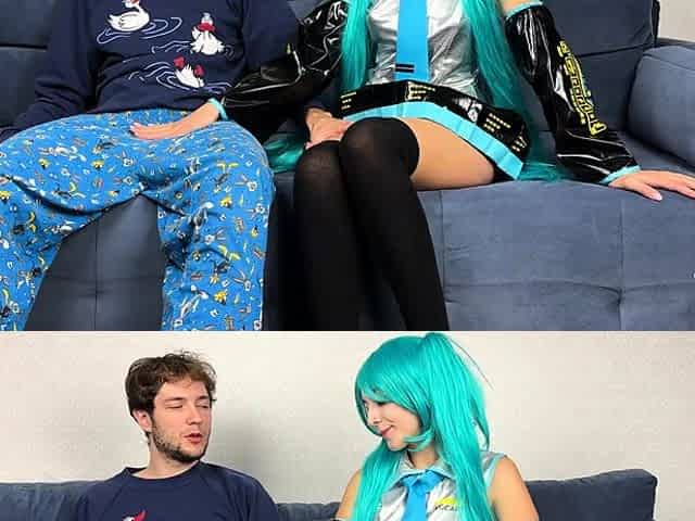 Hatsune Miku Fan Handjob and Fingering Her Pussy To Orgasm