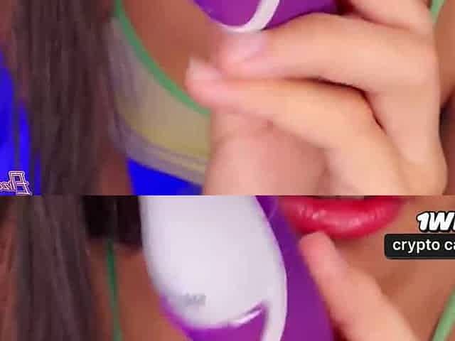JOI virtual com uma morena corta o cabelo e faz atendimento especial em roleplay ASMR.