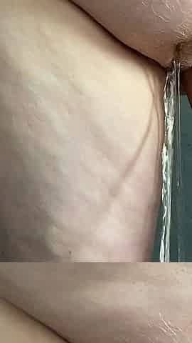 Mrs Mature Feet Peeing for Her Fans