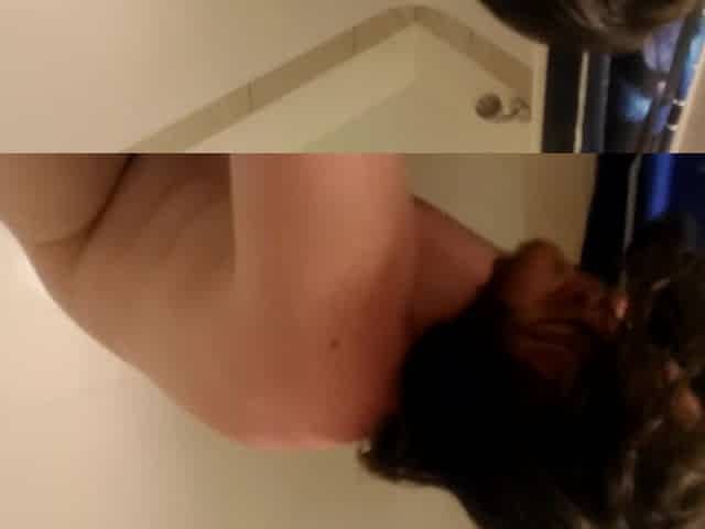 Smutty, jerking in the shower with baby oil