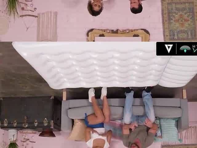 Liv Revamped And Seth Gamble - Wild Masseuse At Home Shows Her Services To Her Neighbor