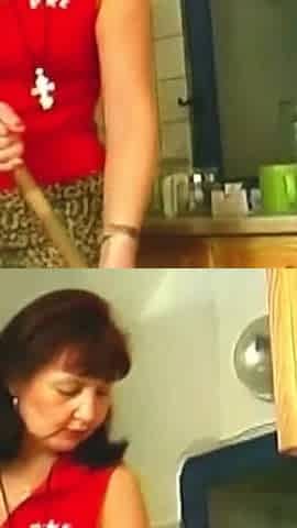 Mature Slut Fingers Dripping Pussy to Explosive Orgasm