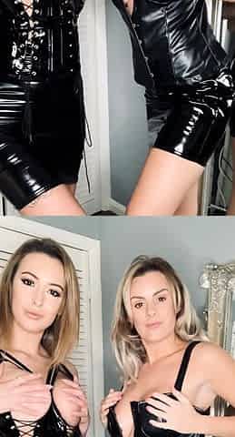 Blonde With Natural Big Boobs Loves Putting A Toy In Her