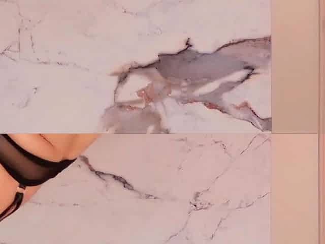 Blonde Exploded in Orgasm From Her Fuck Machine