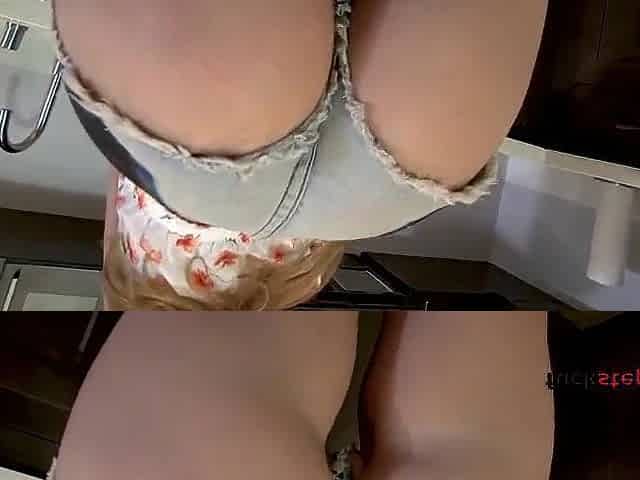 Final Chance Stepmom Quickie In advance of Stepdad Catches Us