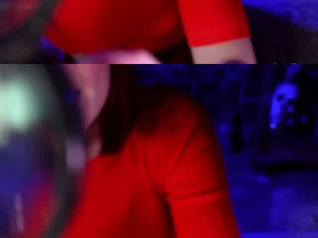 Amateur Webcam Teen Flashes Masturbates
