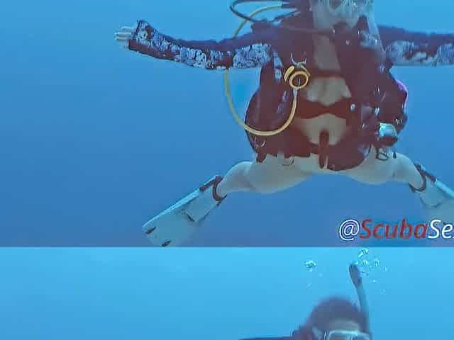 We take her bikini bottom off for some pleasure at the bottom of the sea!