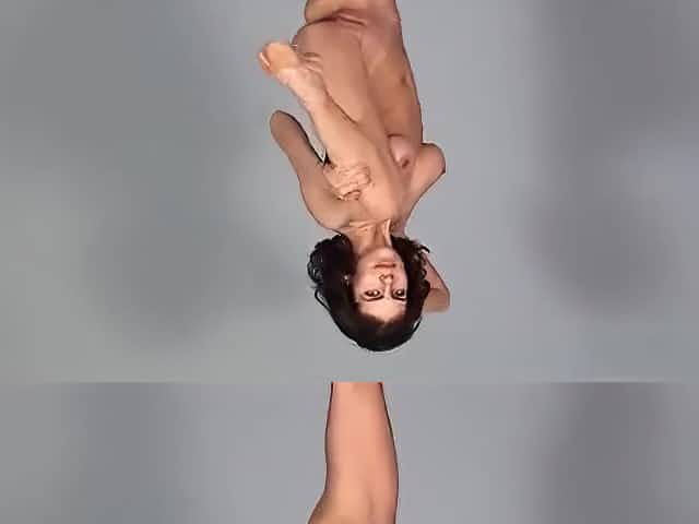 Amazing Italian Stretching While Posing