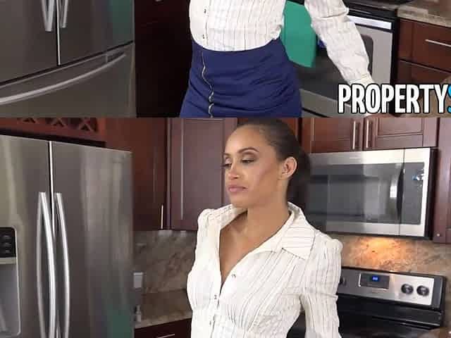 Slim Latina Realtor Sucks & Rides Her Client's Cock Like a Pro To Talk the Man Into Buying the House