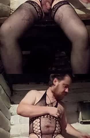 A homo dude from Eastern Europe in lace underclothes is wanking his tiny schlong on camera!