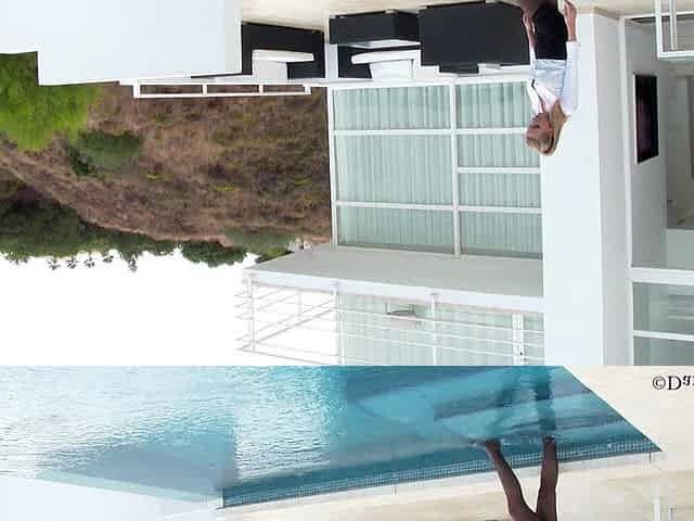 Hot Secretary Takes a Swim 4K