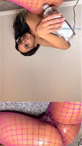 Sexy hottie Anetta Keys enjoys a solo toy masturbation