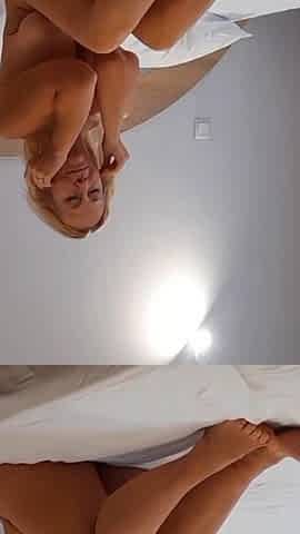 Amateur Blonde Mature Wife Enjoys Naked Sex in the Morning