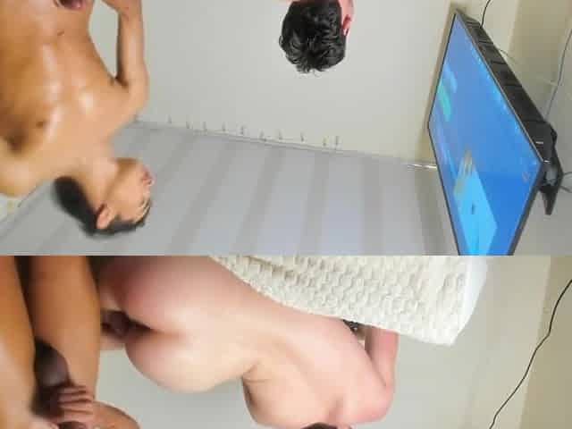 Latin Colombian sucks my knob and then screw me on the side