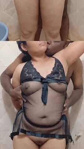 Hot Desi Couple Hot Bathroom Sex