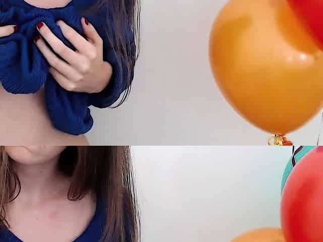 Big boob brunette masturbates on webcam