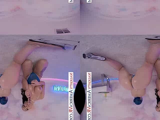 Pretty sweethearts Gianna Grey and Jewelz Blu tag-team and share your wang