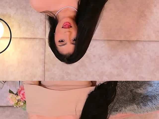 Sexy Babe Exploring Herself