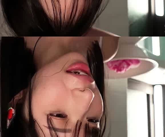 Hot teen fingers and toys her shaved pussy