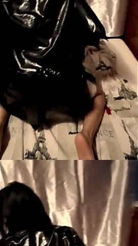 Emily Sex Queen cogiendo con su disfraz de halloween despues de la fiesta