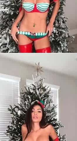 Amateur brunette double toying on webcam
