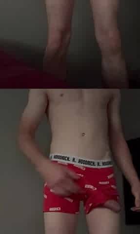 AMATEUR BEAUTY PERFORMS WILD SOLO HUNK TUGJOB