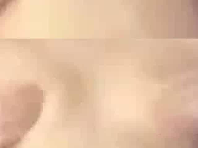 Skinny Norwegian Girl onanerer hardcore