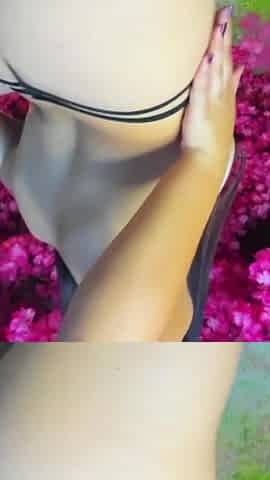 Girl with Natural Tits Masturbates on Cam