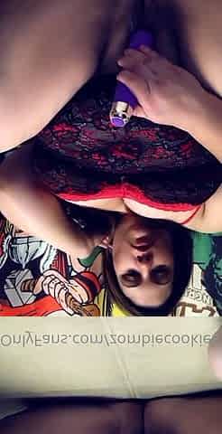 Big boob brunette masturbates on webcam