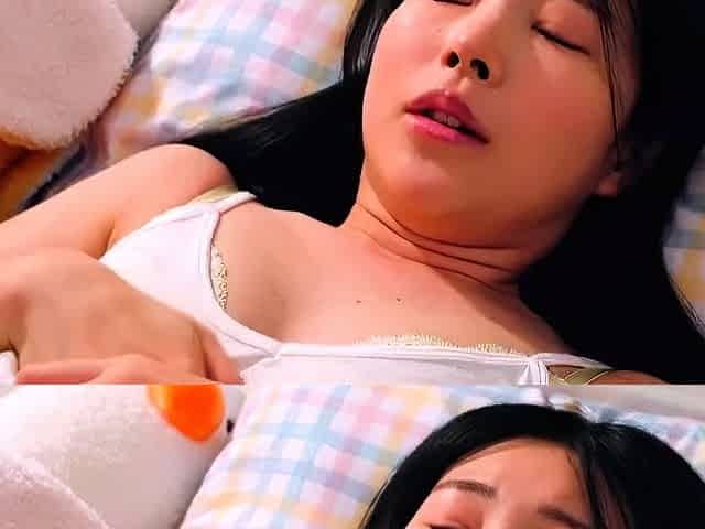 Amateur Asian Chicks Squat To Show Their Panties Off