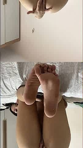 wicked white hotty playing with 18cm sextoy