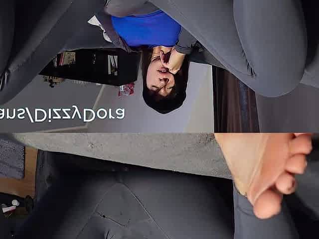 SQUIRTING IN LEGGINS FEET AMATEUR SOAKED VAGINA