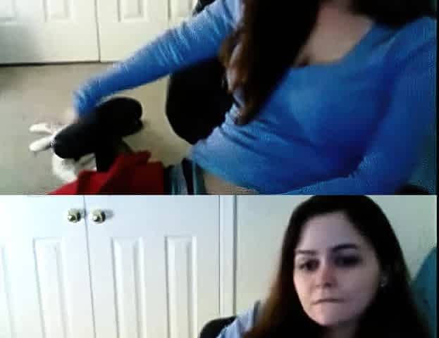 Brunette babe fingers herself on webcam