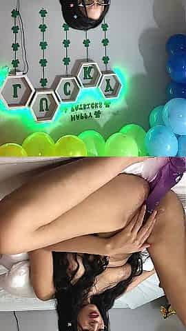 I masturbates with a DP sex-toy