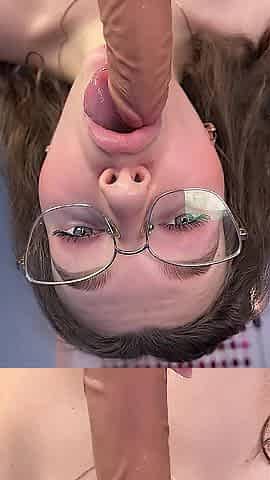 Lovely plump teen pink vagina so moist lips glisten in light ???? Sub OF