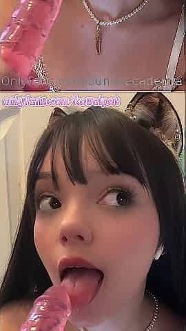 Small Kitty Cutie Needs Your Milk (SLOPPY VIBRATOR BJ!!!)