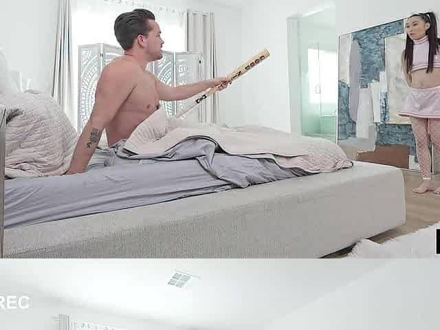 London Lee Shuts Up Stepbro With Her Juicy Vagina