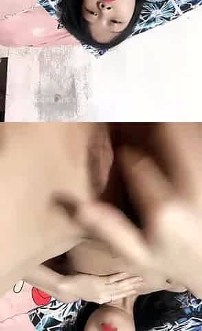 Amateur young teen solo masturbation on her livingroom