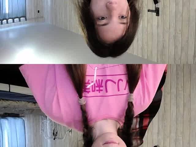Amateur Webcam Teen Flashes Masturbates