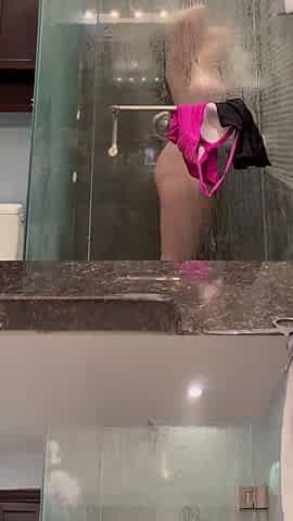 My girlfriend sent me this from her bath