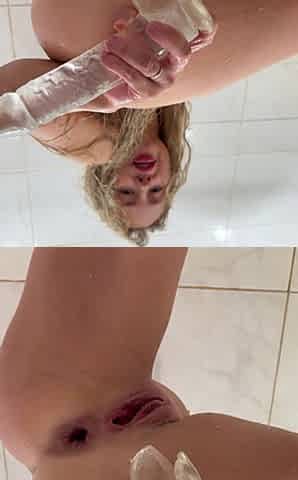 A Wet Lioness Fucks Her Ass and Pees on You