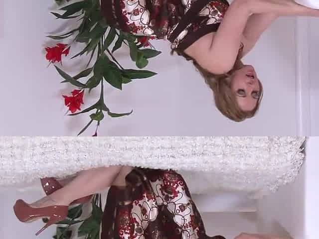 Bouncy Tits With Daria Glower