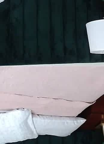 Mature with Big Tits Wants to Be Fucked