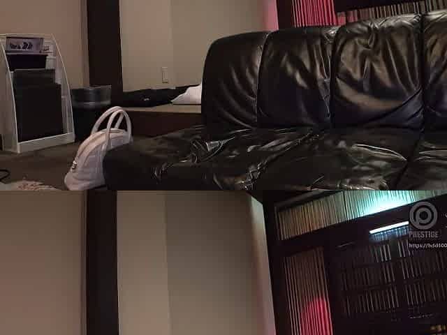 Japanese Teen 18+ Fingering On Couch